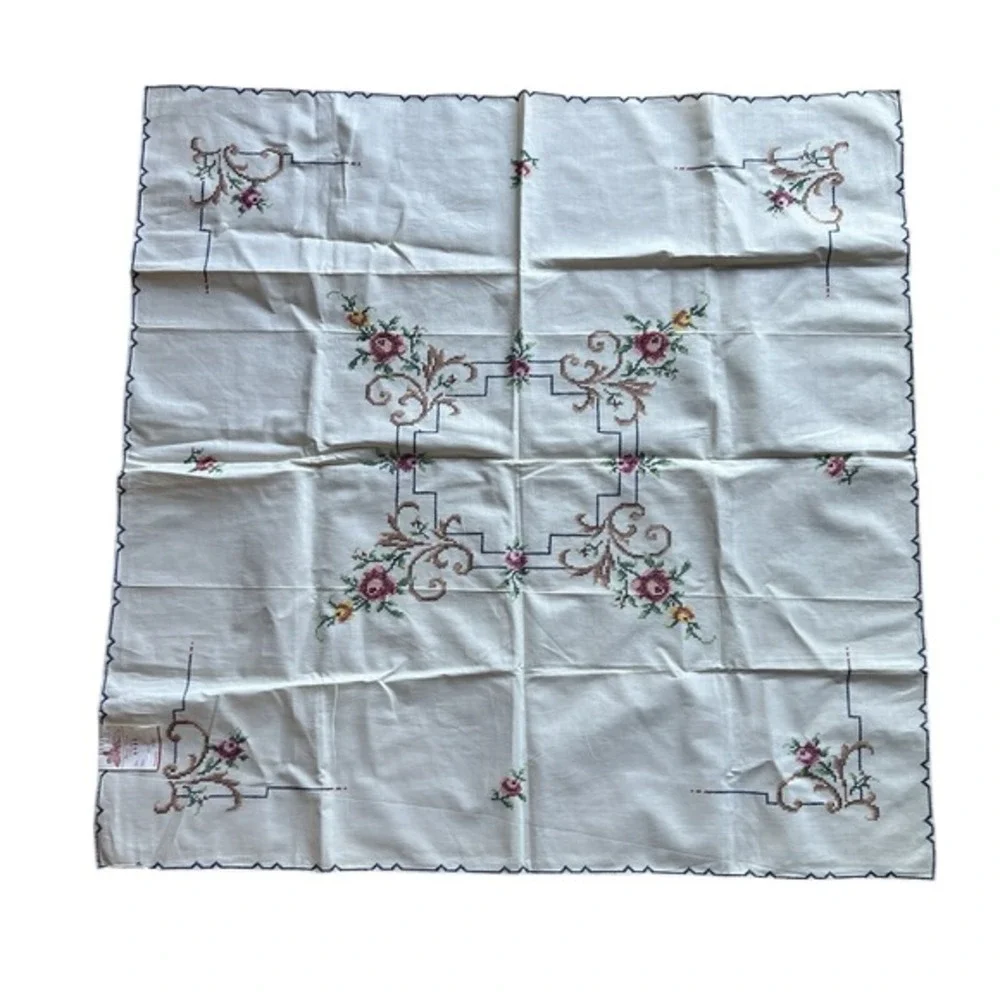 Vintage Linen Embroidered Table Topper & 6 Napkins Cottagecore Shabby Chic Italy